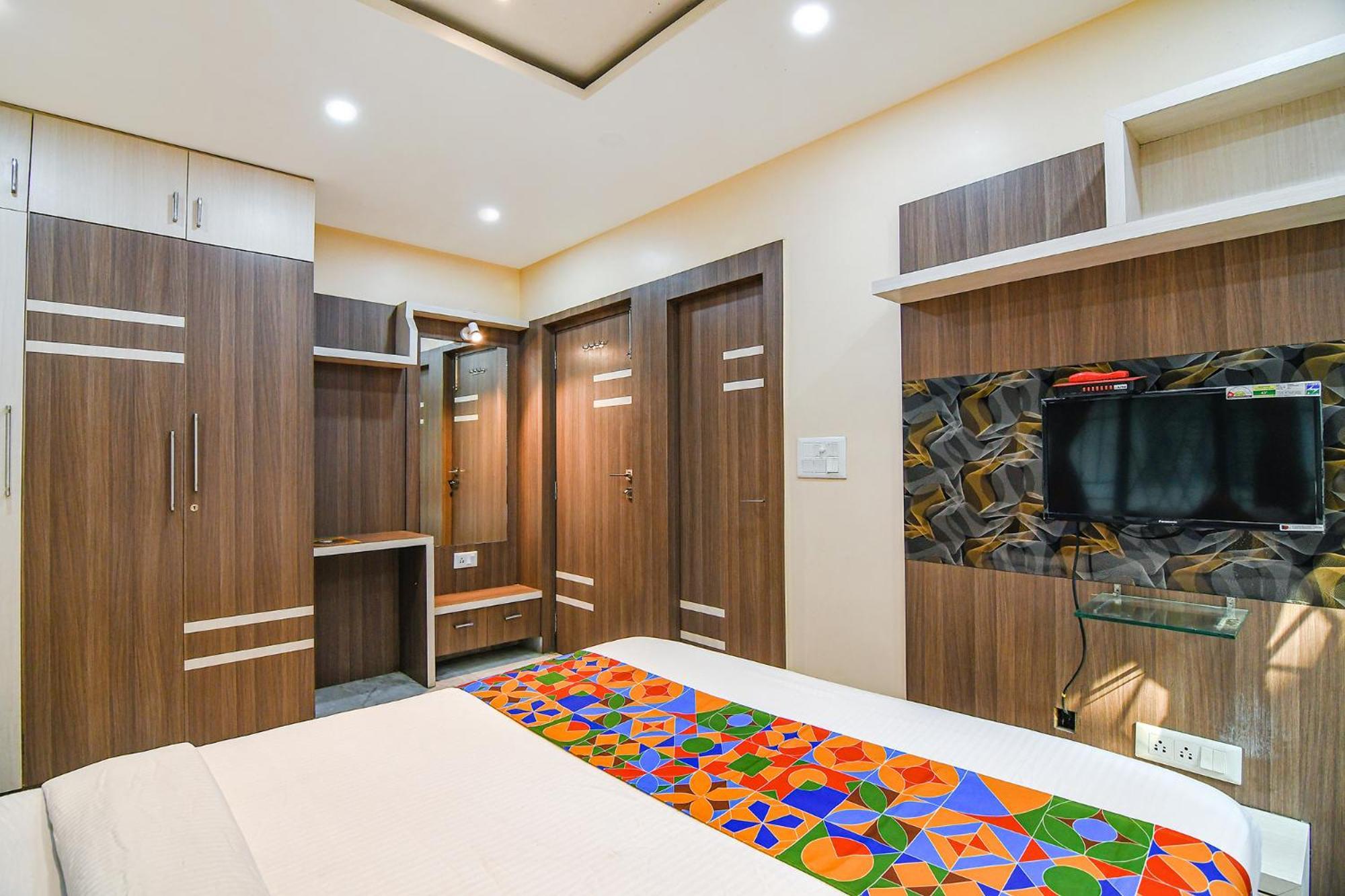 Fabexpress Scholer Motel Kolkata Exterior photo