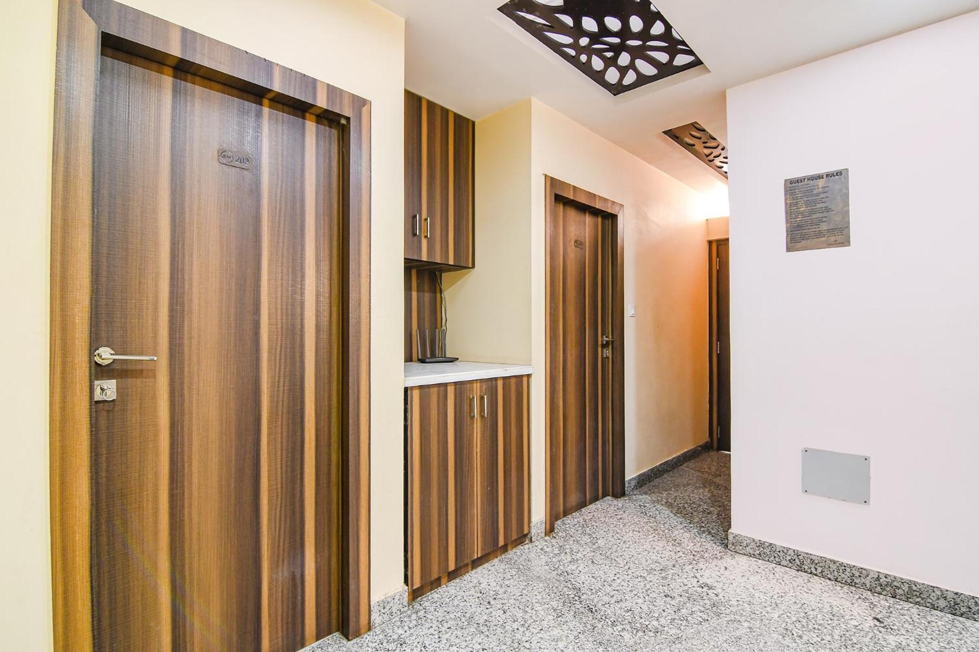 Fabexpress Scholer Motel Kolkata Exterior photo