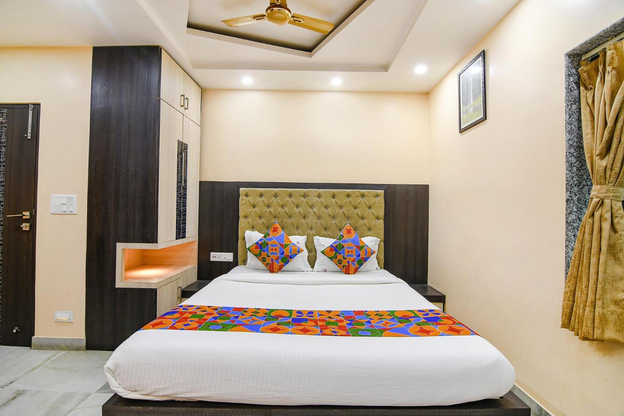 Fabexpress Scholer Motel Kolkata Exterior photo