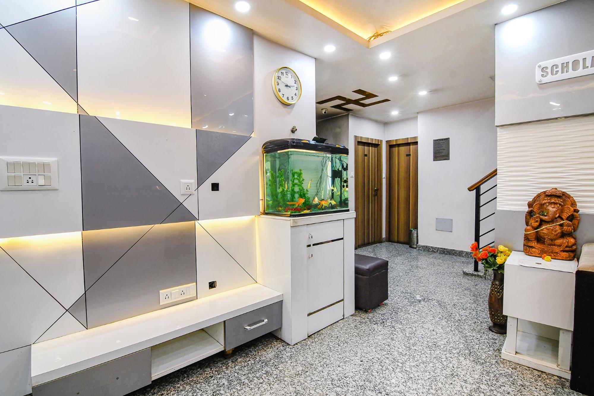 Fabexpress Scholer Motel Kolkata Exterior photo